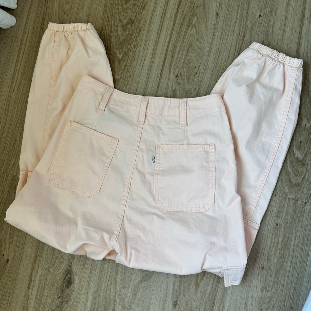 Levis High Waisted Cargo Pants - Picture 5 of 5